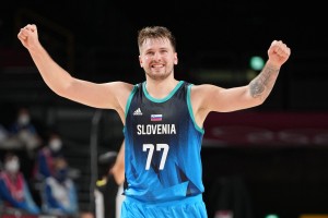 Noro: Luka Dončić do bo 27. leta zaslužil krepko čez 200 milijonov dolarjev, nato se mu obetajo še donosnejše pogodbe!