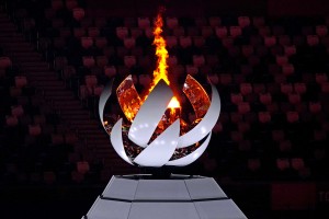 V Tokiu ugasnil olimpijski ogenj , na svidenje v Parizu