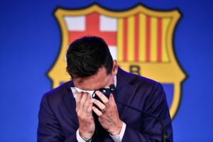 V Barceloni tečejo solze: objokan Messi, objokani navijači - največji se poslavlja!