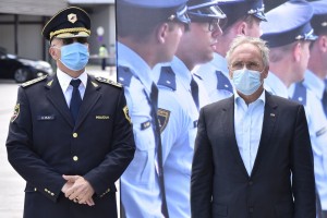 Prvi policist Olaj zaradi razžalitve ovadil novinarja; se bo lotil še ministra Hojsa, ki je policiste zmerjal z lenuhi?