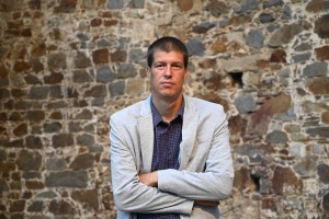 Vojnović: Človek si še pred znanci ne upa izraziti svojega mnenja glede cepljenja, saj ne ve, "kdo mu bo skočil za vrat"