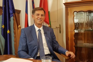 Dr. Miro Cerar v ekskluzivnem intervjuju: V Sloveniji se razrašča politični primitivizem – toliko je nekih žalitev, blatenj, obrekovanj (VIDEO)