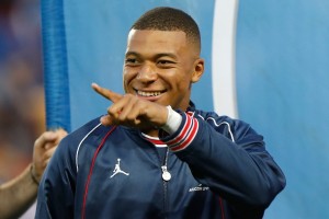 Parižani slavijo: Mbappe zavrnil Real in ostaja v PSG!