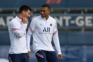 Evforija in skrbi v Parizu: Messi prvič zaigral za PSG, a glavni je bil Mbappe, ki morda zapušča klub