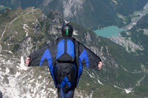 Pri Kranjski Gori se je ubil base jump skakalec