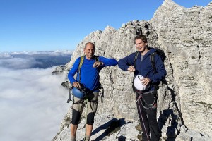 Padec mladega povzpetnika Sebastiana Kurza: Janša ostal brez zaveznika, Tonin pa brez vzornika