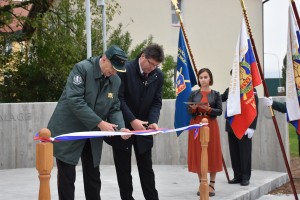 FOTO: V Brežicah svečano odkritje pomnika osamosvojitveni vojni