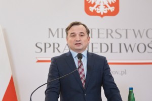 Poljski pravosodni minister: Varšava ne more in ne sme plačati glob EU