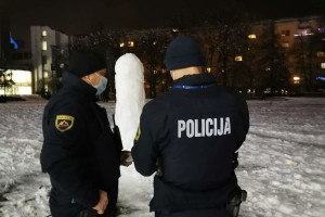 Nova preiskovalna komisija DZ se bo lotila sumov vmešavanja Janševe in Golobove vlade v delo policije