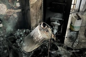 FOTO: Požar v avtomehanični delavnici v Leskovcu