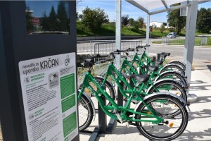 V Krškem tri nove postaje za izposojo koles