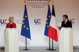 Von der Leynova in Macron: O evropski varnostni arhitekturi bo odločala Evropa