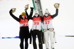 Prvi medalji za Slovenijo! Urša Bogataj zlata, Nika Križar bronasta (FOTO)