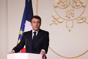 Macron v imenu EU pripravlja nabor sankcij