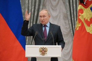 Putin brez sramu govori o "osvoboditvi" Mariupolja