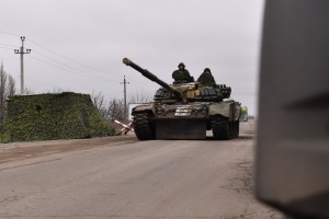 Rusi obkoljujejo Kijev, obkoljen je Mariupol na jugu Ukrajine