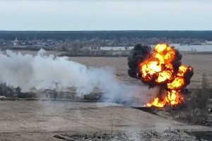 Poglejte, kako hrabri ukrajinski branilci sestreljujejo ruske helikopterje in ustavljajo agresorje (VIDEO)