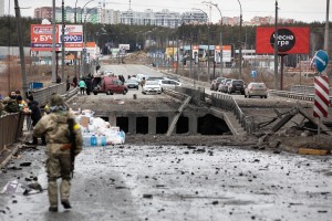 Rusija ponudila odprtje humanitarnih konvojev za Kijev in druga ukrajinska mesta