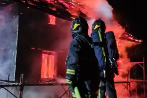Šest gasilskih društev nad požar v Spodnjem Blatu