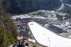 Domačine razburjajo parkirišča za Planico 2023: ogroženi vodni viri in kmetijska zemljišča?