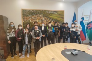 Župan sprejel učence OŠ Milke Šobar – Nataše – državne prvake v alpskem smučanju