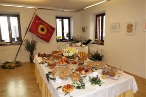 Tradicionalna velikonočna razstava ponovno v knjižnici