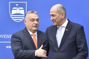 »Domoljub« Janša se je podredil interesom sosednjih držav, so zgroženi viri iz diplomacije