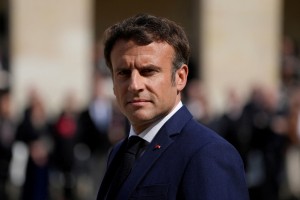 Nova Macronova preizkušnja: bo moral sobivati s premierjem, ki ne bo iz njegovega tabora?