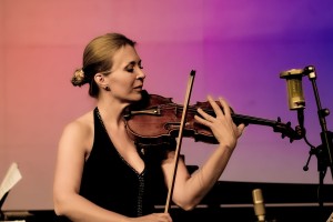 Oksana Pečeny, violinistka: Igrala bi tudi 24 ur na dan, samo da bi bilo čim prej konec vojne