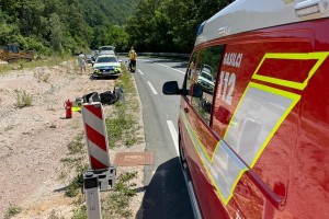 Trčila osebno vozilo in motocikel