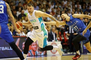 Dončić in Dragić poskrbela za gladko zmago Slovenije v Trstu