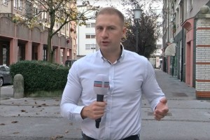 Janšev TV-voditelj Luka Svetina bo za vodenje Odmevov dobil 2800 evrov mesečno – dovolj, da mu bodo odblokirali račun?