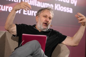 Kako je Slavoj Žižek postal kriptomilijonar: goljufi zlorabili slovenskega superzvezdnika filozofije