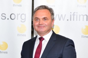Ni daleč dan, ko bodo ameriški ukrepi segli tudi do Dodikovih partnerjev v Sloveniji