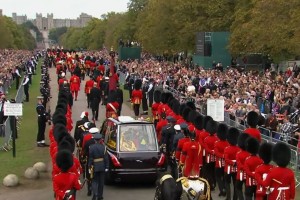 Kraljico Elizabeto II. pokopali na Windsorskem gradu