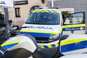 Novomeški policisti pridržali kršitelja in vzpostavili javni red in mir