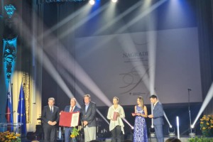 OŠ Milke Šobar – Nataše Črnomelj prejela nagrado RS za izjemne dosežke na področju šolstva