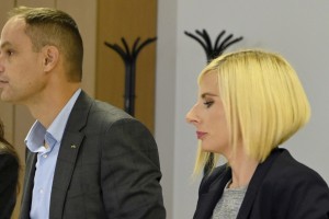 Kdo financira predsedniške kandidate: skrivnostna ženska v volilnem štabu Anžeta Logarja