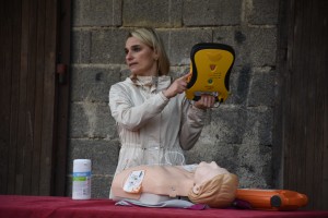 Predaja defibrilatorja na Vrhuljah