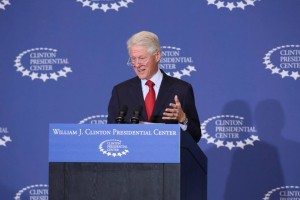 Bill Clinton je okužen s koronavirusom: Cepite se