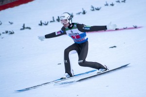 Anže Lanišek drugi na prvi tekmi leta