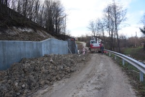 Rekonstrukcija Lovske ceste v Brestanici poteka po planu