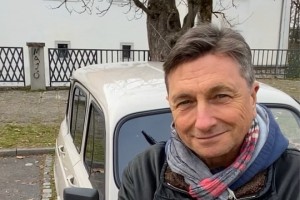 Jo kupite? Pahor prodaja katrco, letni 1991, zaslužek gre v dobrodelne namene