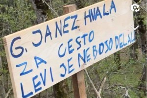 Janez dela za vas: Dolenjci se zahvaljujejo Janši za cesto (FOTO)