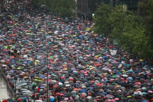 Deset tisoči Srbov proti nasilju in Vučiću