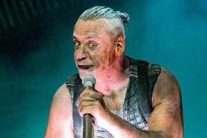 Bodo očitki o spolnih praksah pevca uničili skupino Rammstein?