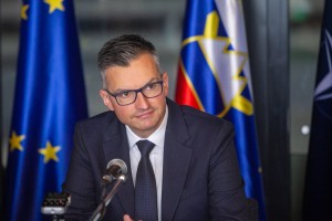 Šarec: Odstop od nakupa boxerjev bo Slovenijo stal 4,15 milijona evrov, ne 70 milijonov