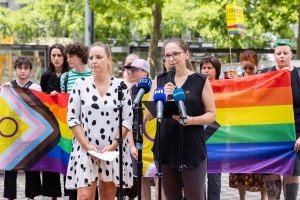 Parada ponosa zavrača Golobovo "ohlapno izjavo" in kliče na zagovor njegove ministre