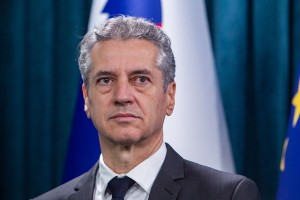 Golob potrdil: Da, Bešiču Loredanu sem sam ponudil odstopno izjavo v podpis