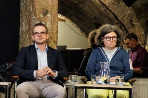Poglejte, kako Barbara Rajgelj ponori zaradi Mateja Avblja: Nisem hotela sedeti z vami, agresivni in žaljivi ste! (VIDEO)
